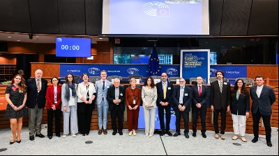immagine-articolo-giovani-e-intelligenza-artificiale-educazione-e-comunita-al-centro-del-dialogo-europeo